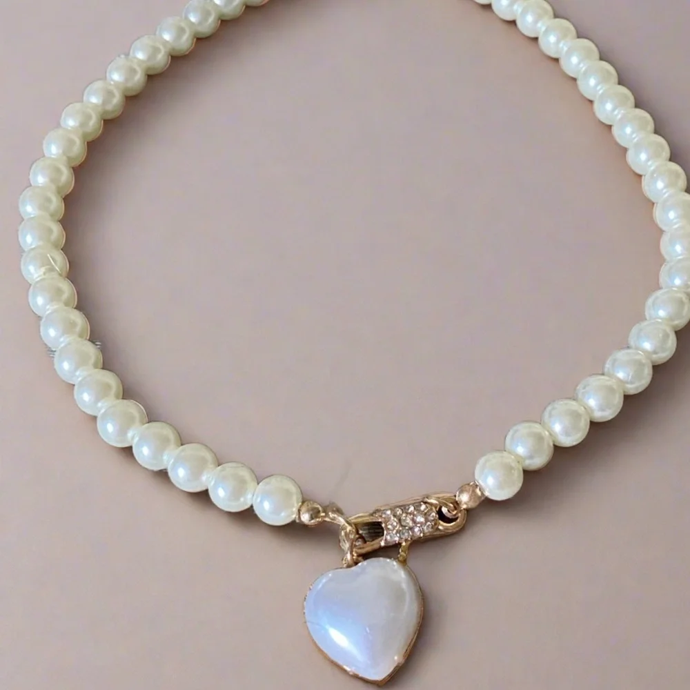 Bark Fifth Avenue – Heart & Pearl Pet Necklace Rhinestone Clasp Size Large
